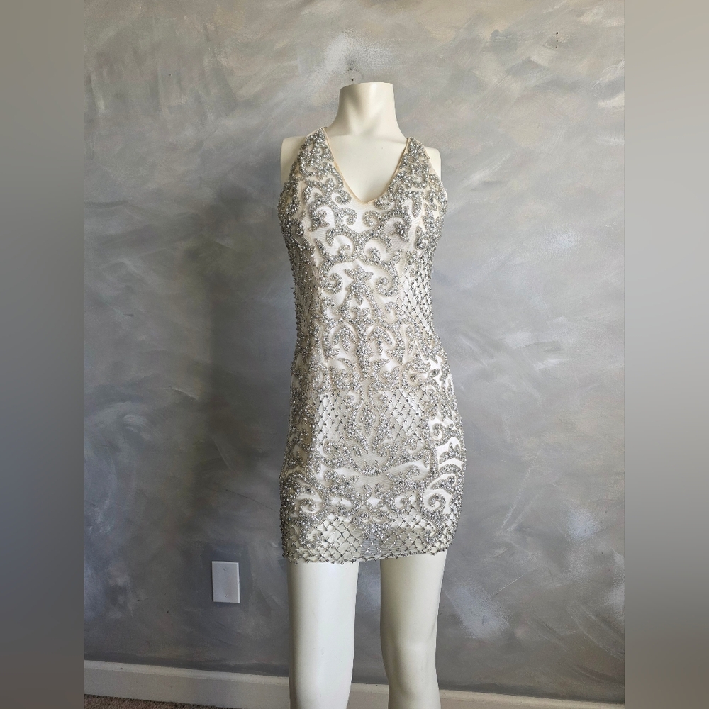 Primavera Mini Fitted Bejeweled Plunge  V Cocktail Dress Ivory Silver Sz 6 HOCO